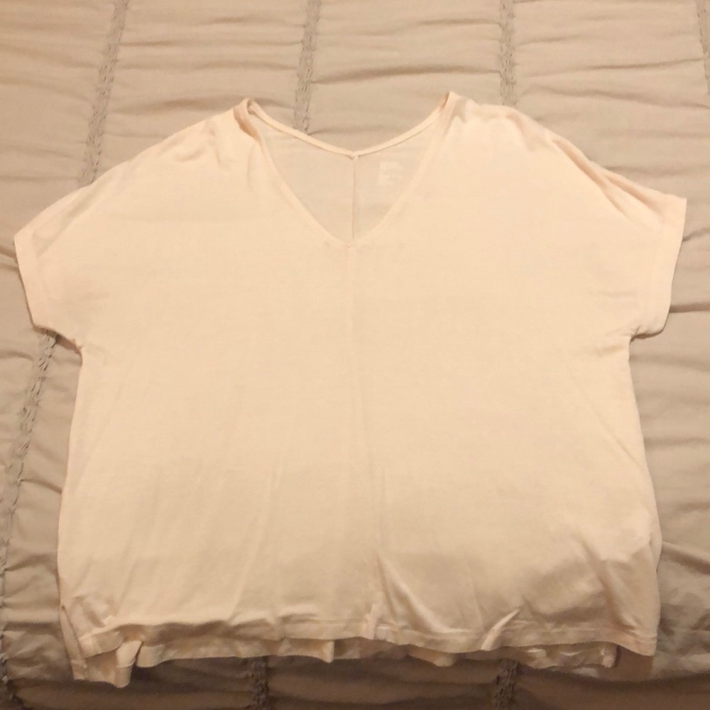 Light pink soft v-neck t-shirt